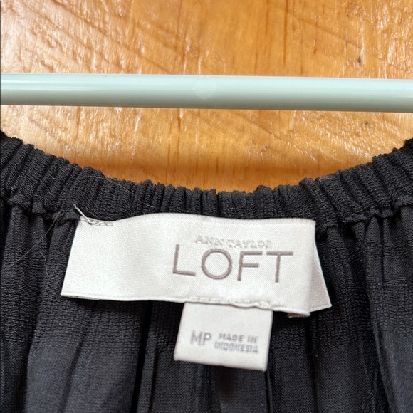 LOFT Black Blouse with Textured Design - Picture 3 of 3